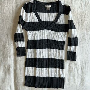 Arizona Jean Co v neck 3/4 sleeve sweater